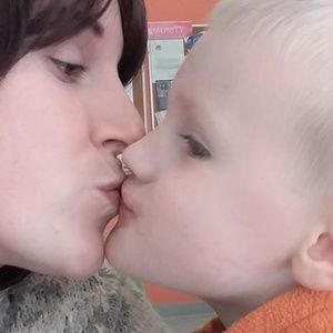 Meet your Posher, April